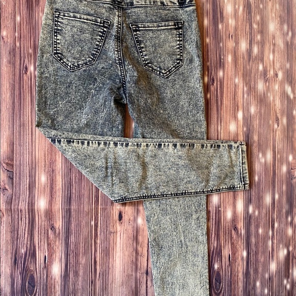 Refuge Jeans - Picture 4 of 6